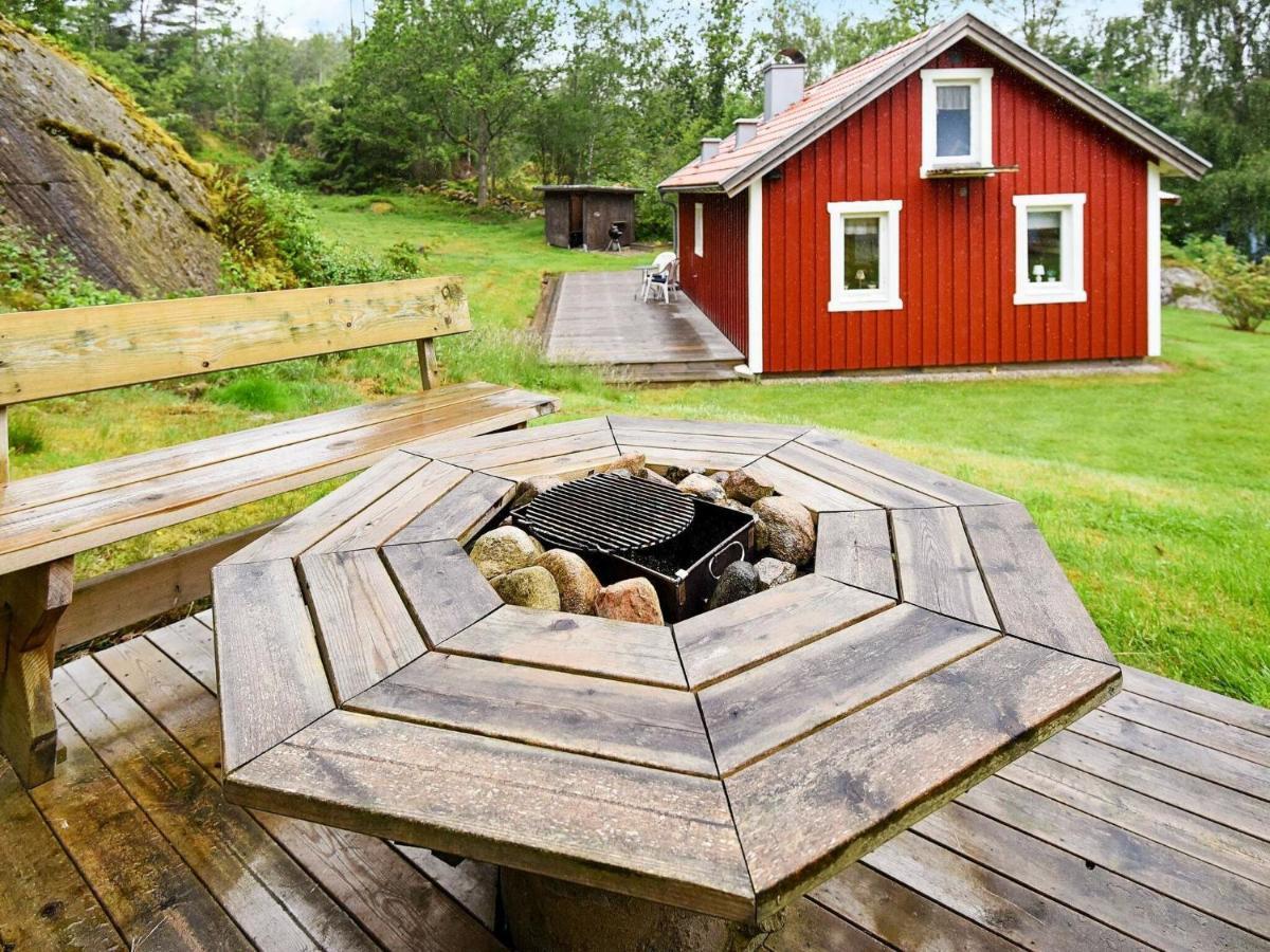 4 Person Holiday Home In Hen N Noesund Экстерьер фото