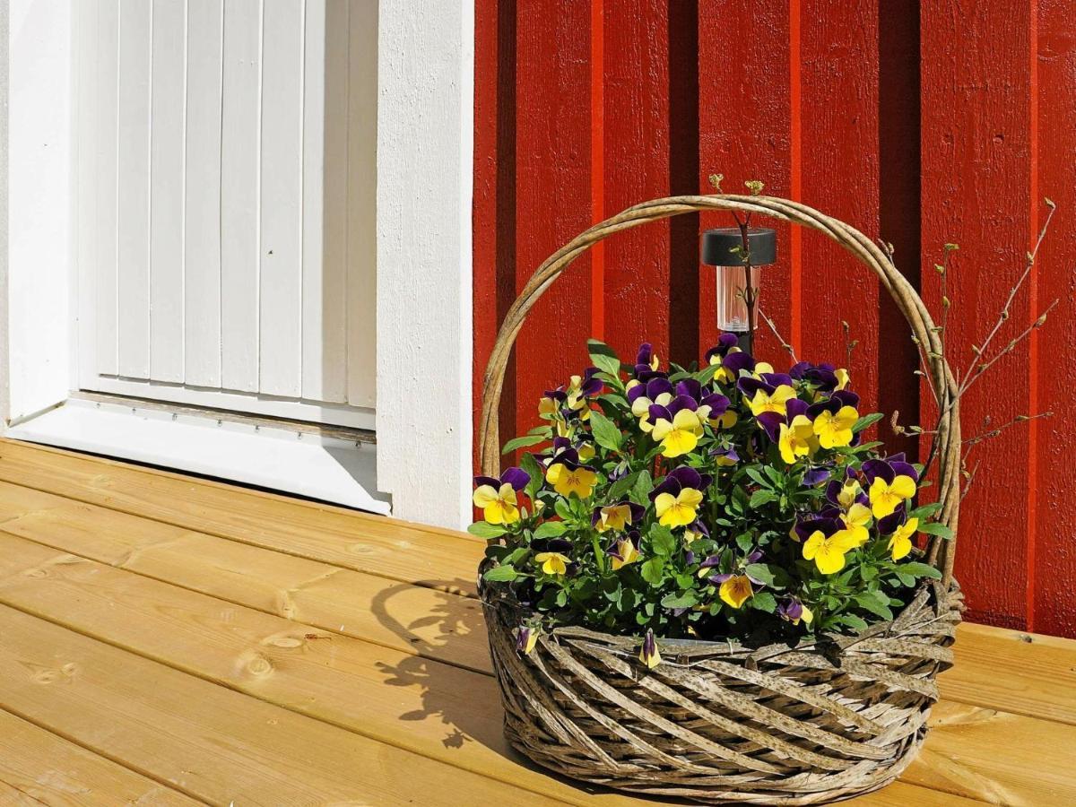 4 Person Holiday Home In Hen N Noesund Экстерьер фото